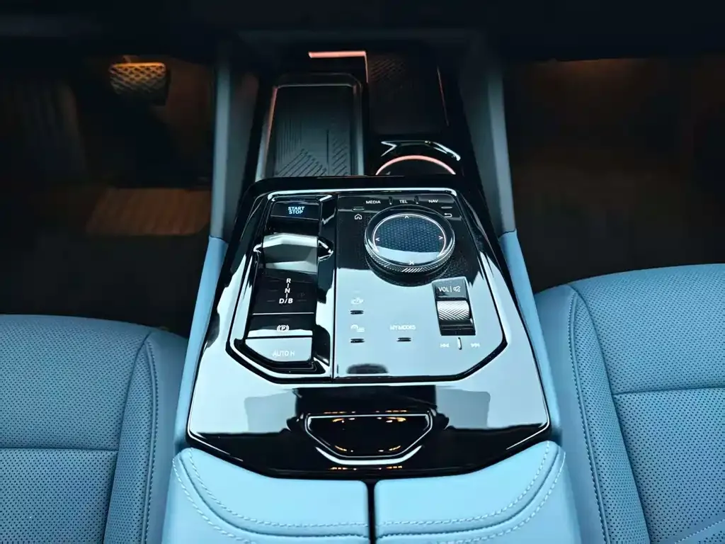 BMW i5 2025 из CN, фото 10