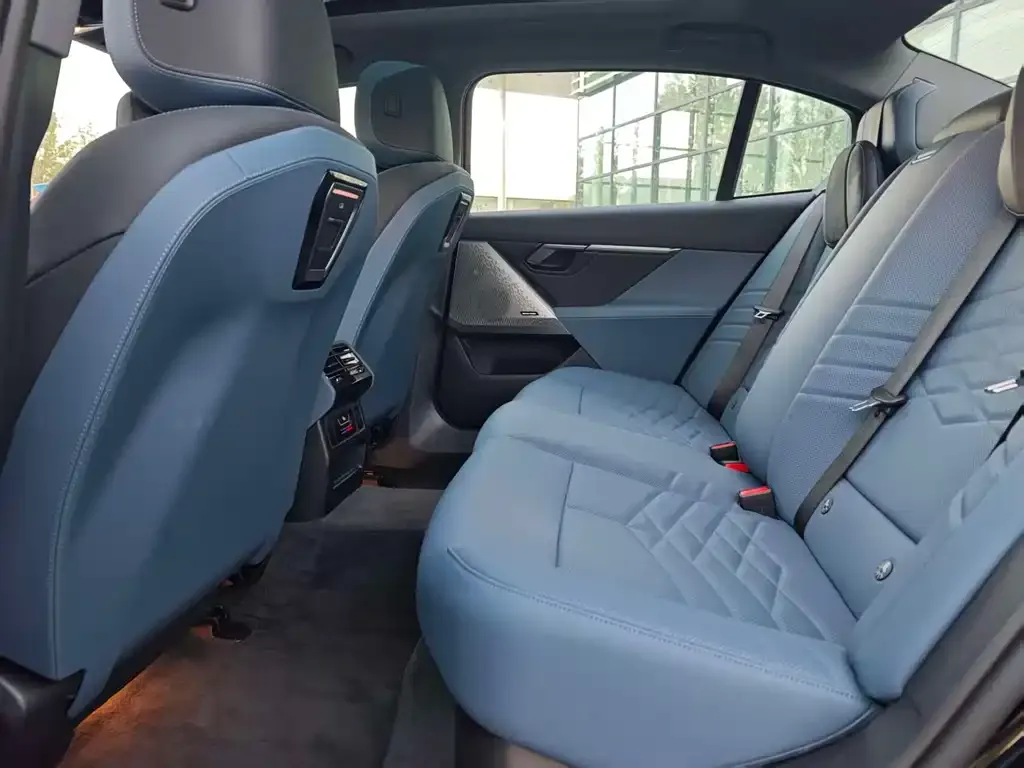 BMW i5 2025 из CN, фото 8