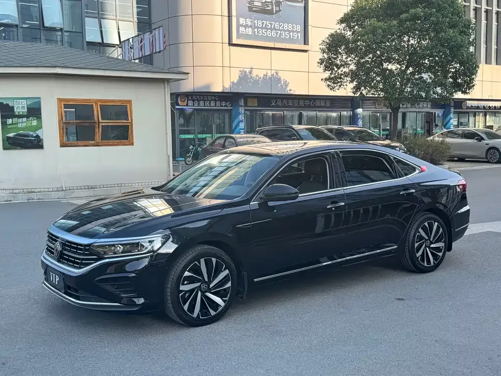Volkswagen Passat — фото 1