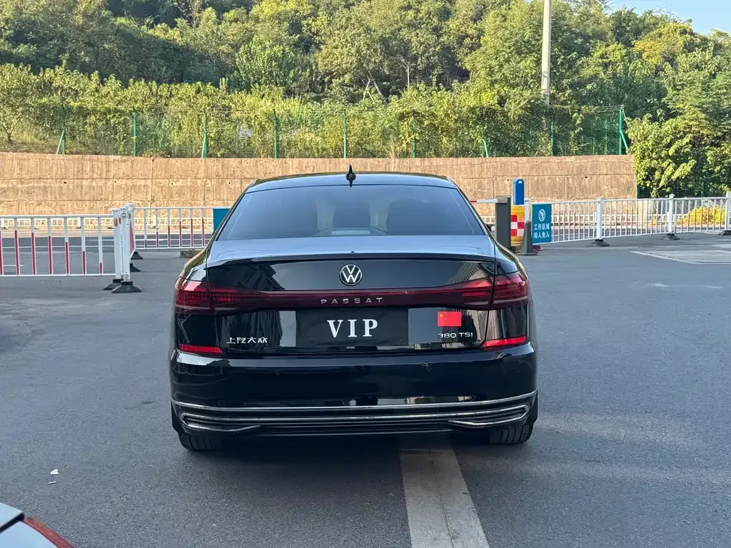 Volkswagen Passat — фото 6