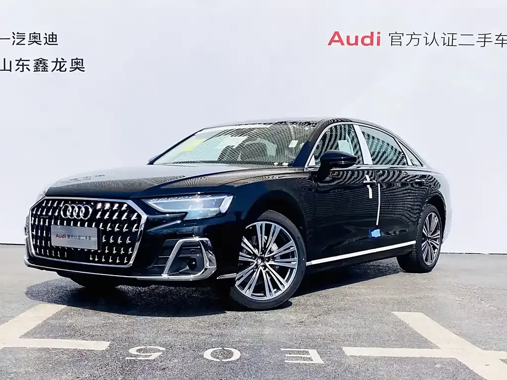 Audi A8 — фото 1