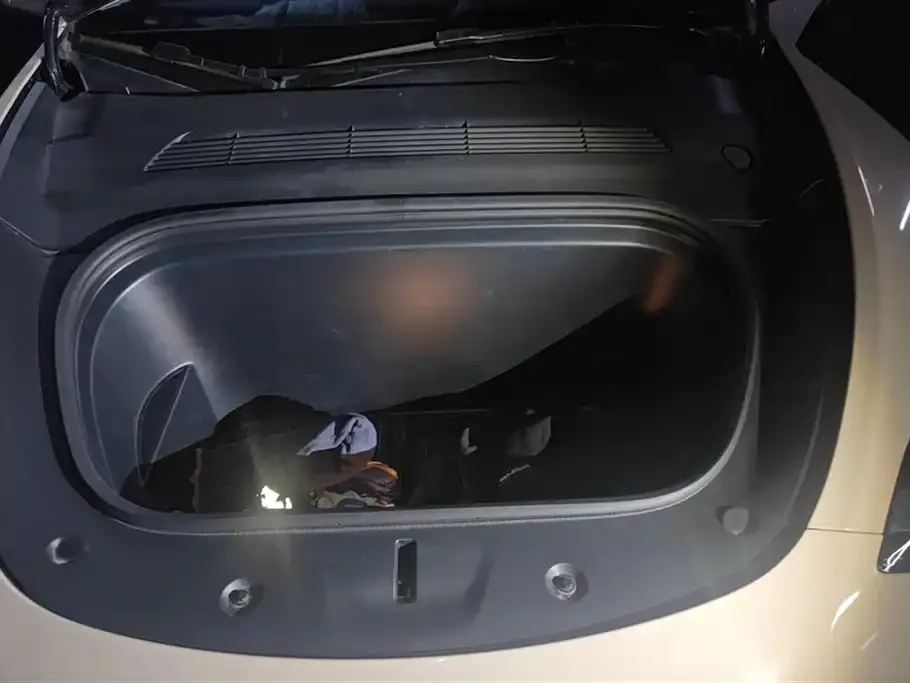 Tesla Model Y 2025 из CN, фото 10