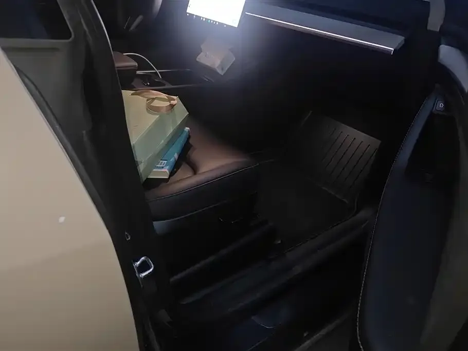 Tesla Model Y 2025 из CN, фото 8