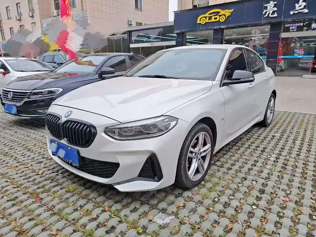 BMW 1 Series 2021 из CN, фото 1