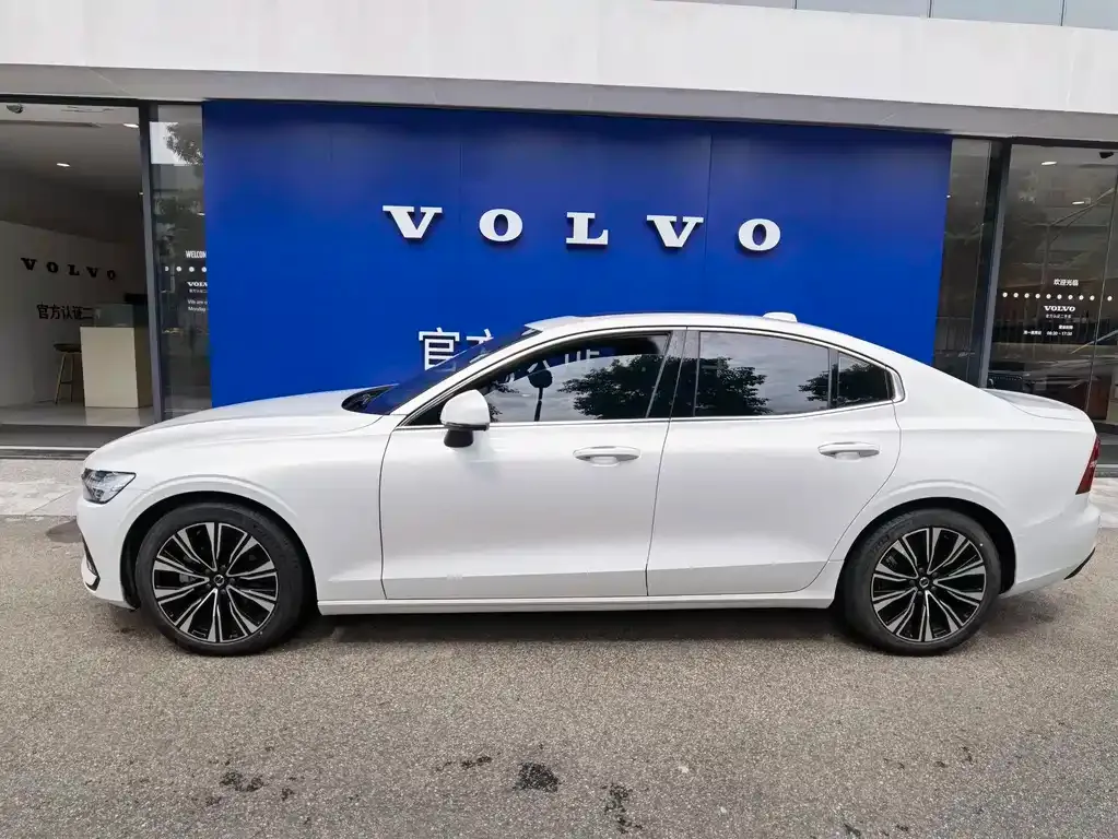 Volvo S60 — фото 4