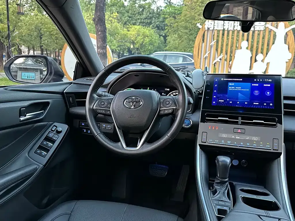Toyota Avalon — фото 10