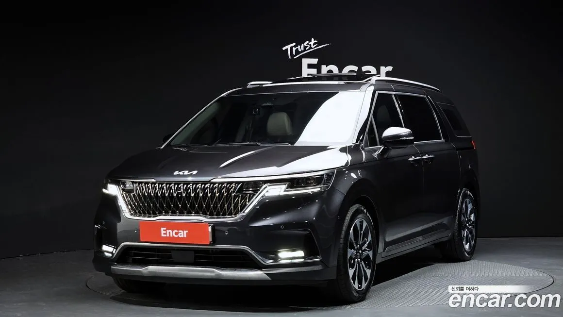 Kia Carnival — фото 1