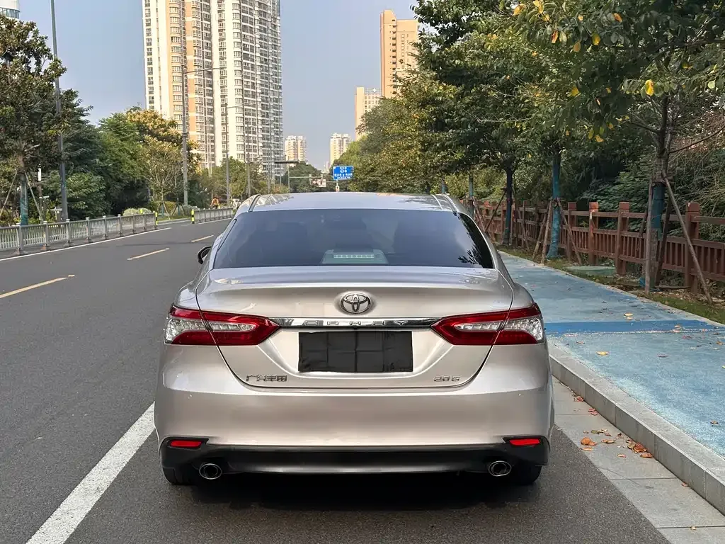 Toyota Camry 2021 из CN, фото 6