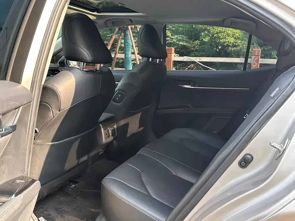 Toyota Camry 2021 из CN, фото 8