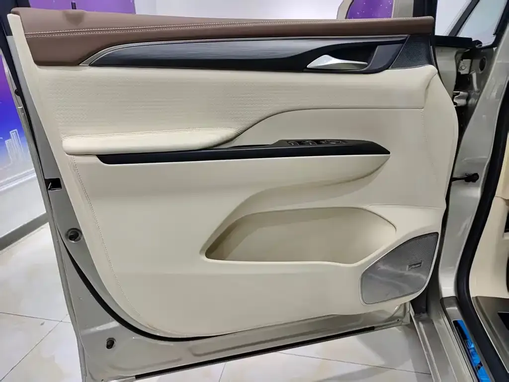 Buick GL8 2021 из CN, фото 10