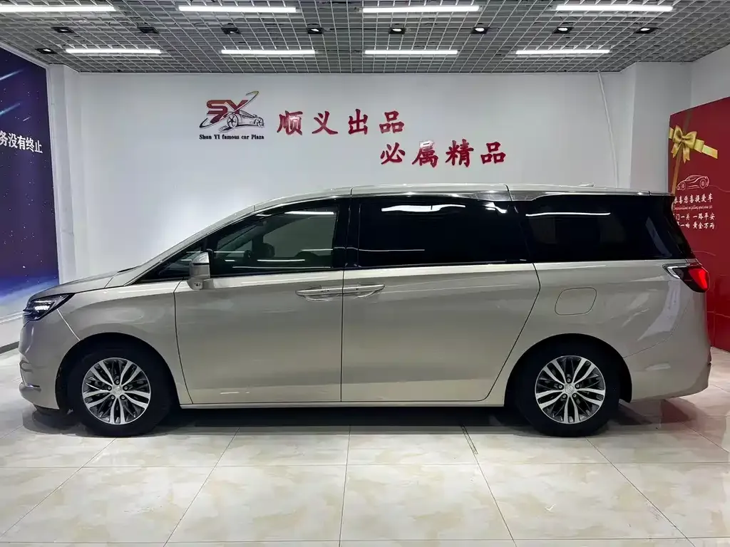 Buick GL8 2021 из CN, фото 3
