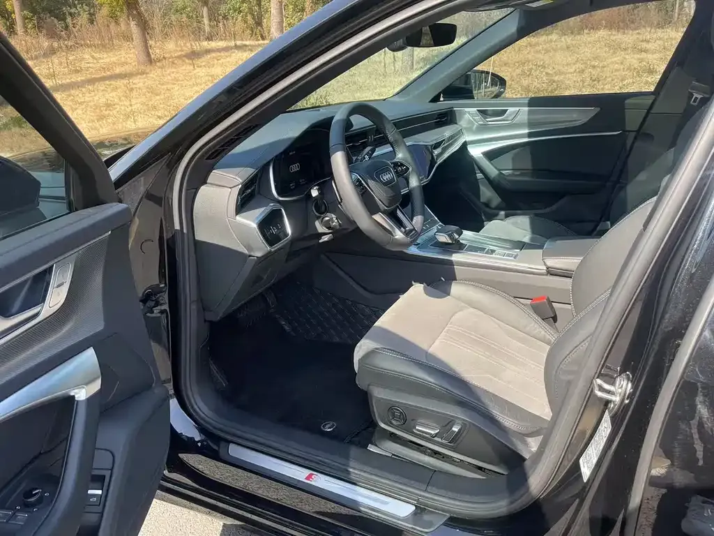 Audi A6L 2023 из CN, фото 8