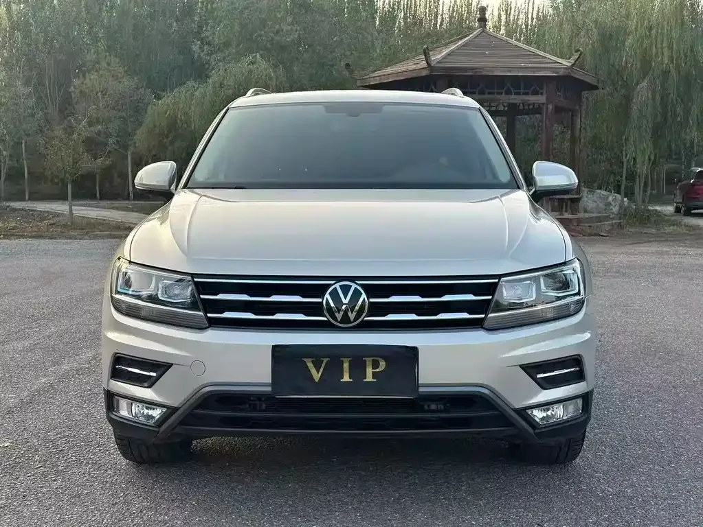 Volkswagen Tiguan L — фото 2
