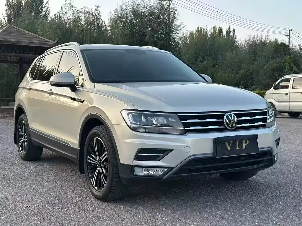 Volkswagen Tiguan L — фото 3