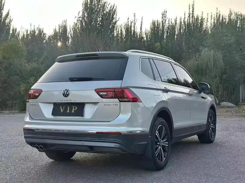 Volkswagen Tiguan L — фото 7