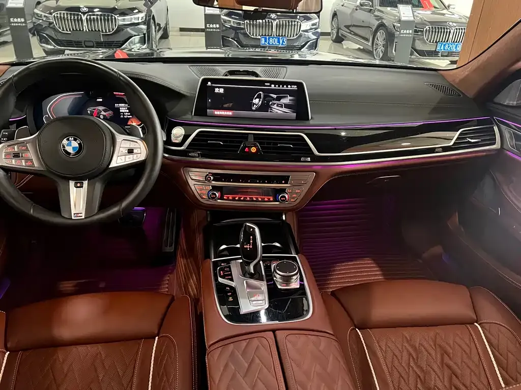 BMW 7 Series — фото 10