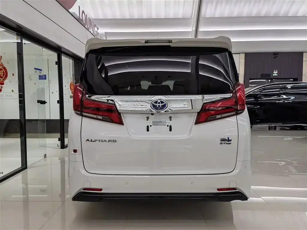 Toyota Alphard 2023 из CN, фото 3