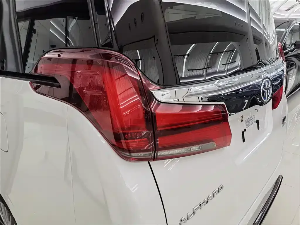 Toyota Alphard 2023 из CN, фото 6