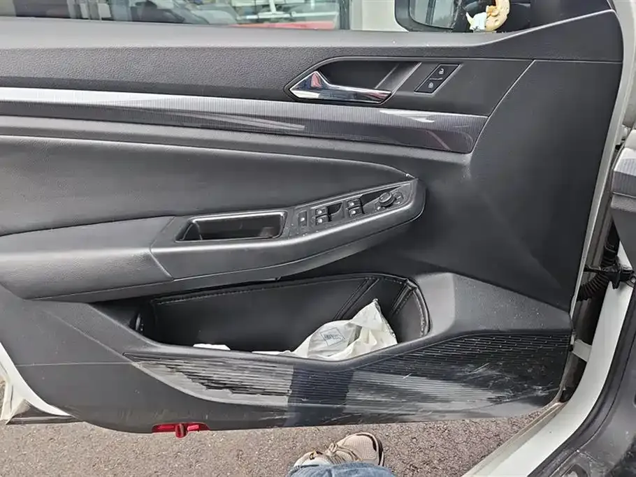 Volkswagen Bora 2023 из CN, фото 7
