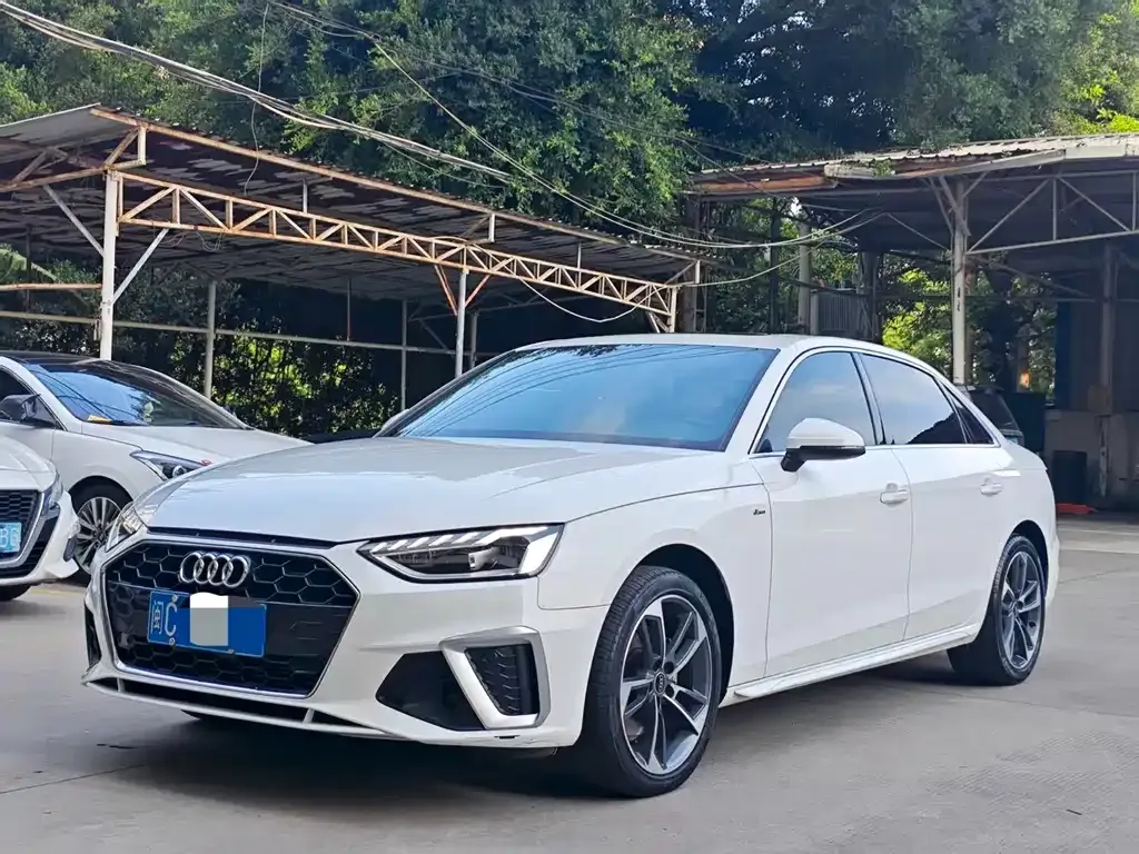 Audi A4L 2023 из CN, фото 1