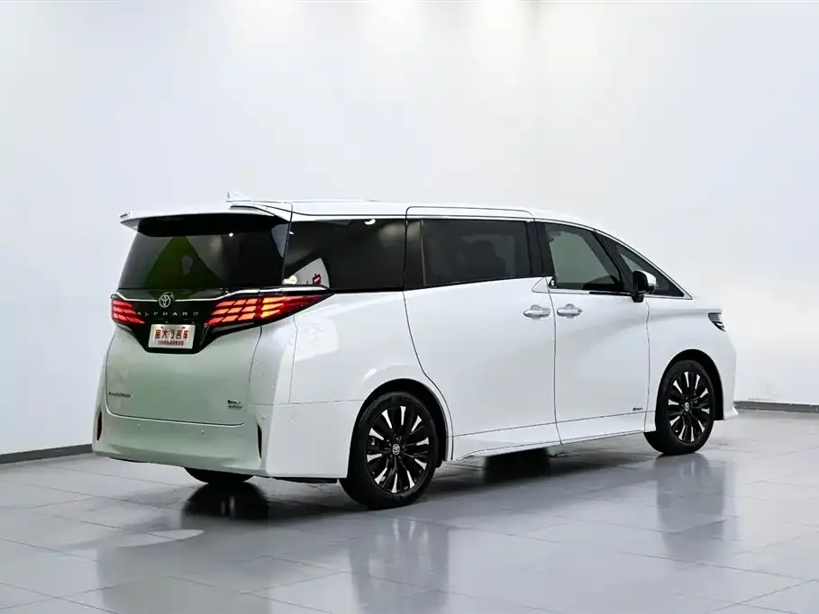 Toyota Alphard 2024 из CN, фото 3