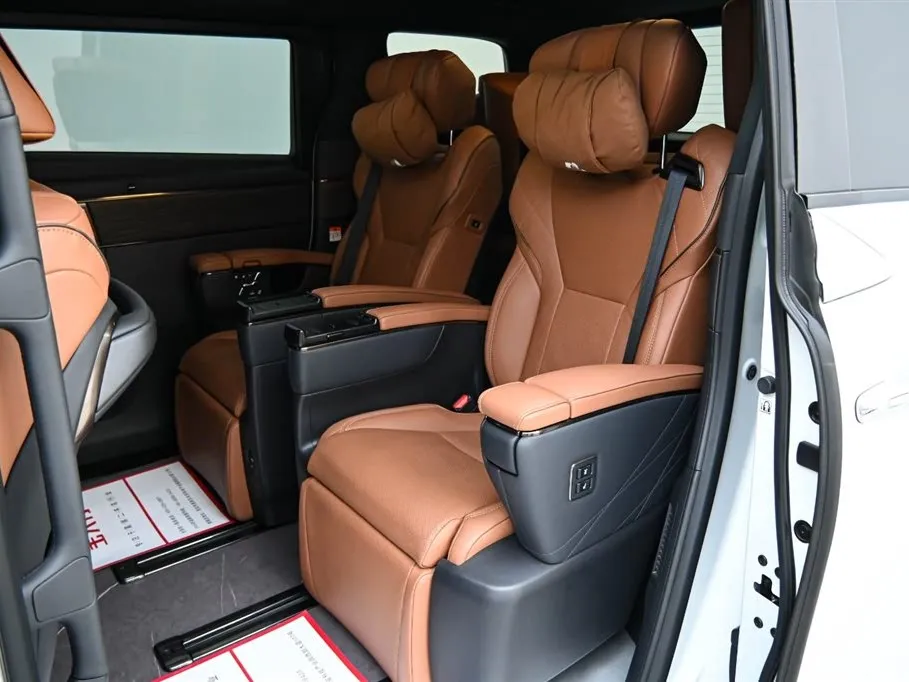 Toyota Alphard 2024 из CN, фото 8