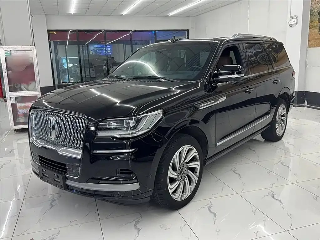 Lincoln Navigator 2023 из CN, фото 1