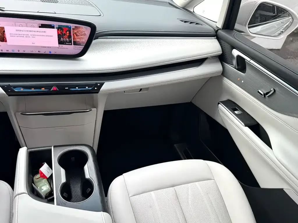 Buick GL8 Hybrid 2024 из CN, фото 8