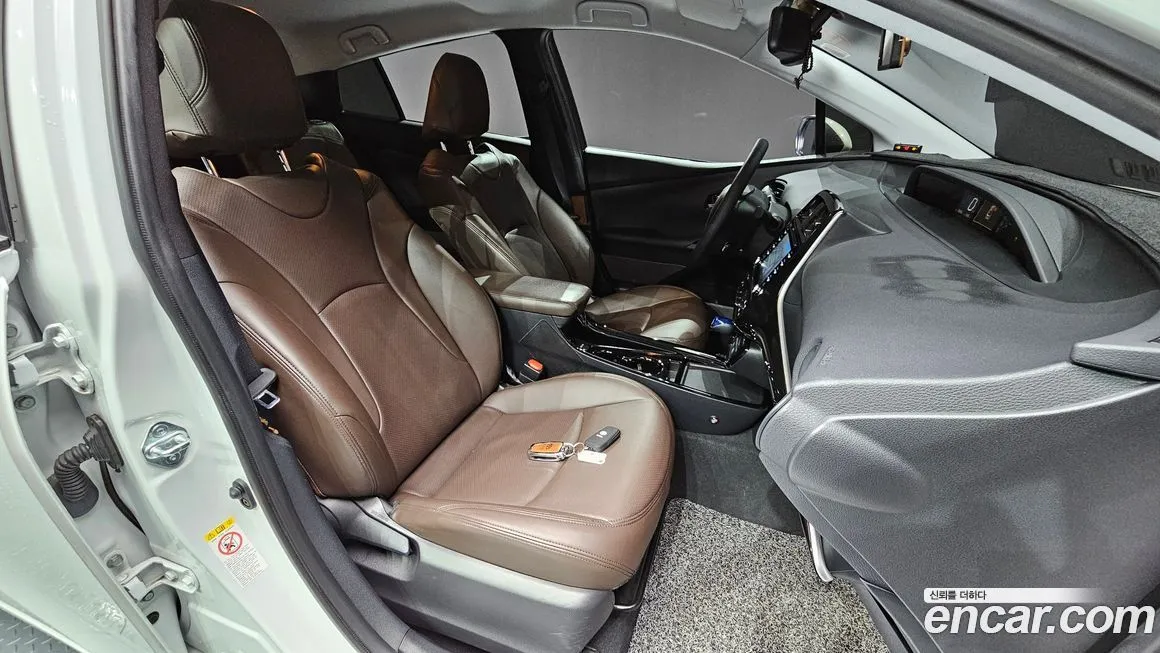 Toyota Prius 2021 из KR, фото 10