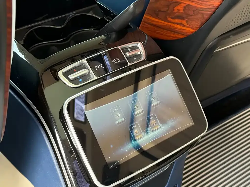 Mercedes-Benz V-Class 2022 из CN, фото 10