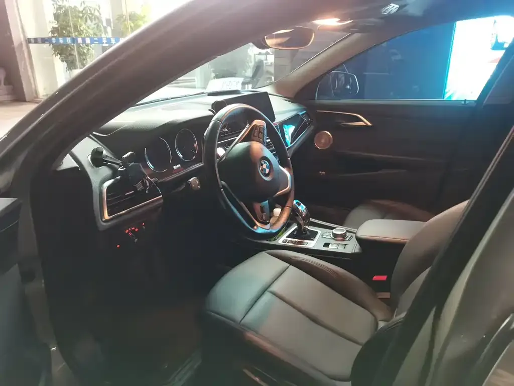 BMW 1 Series 2021 из CN, фото 3