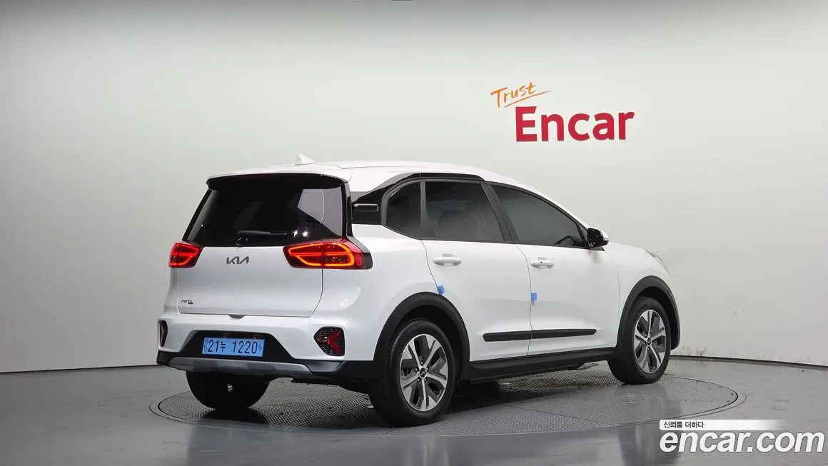 Kia Niro 2023 из KR, фото 2