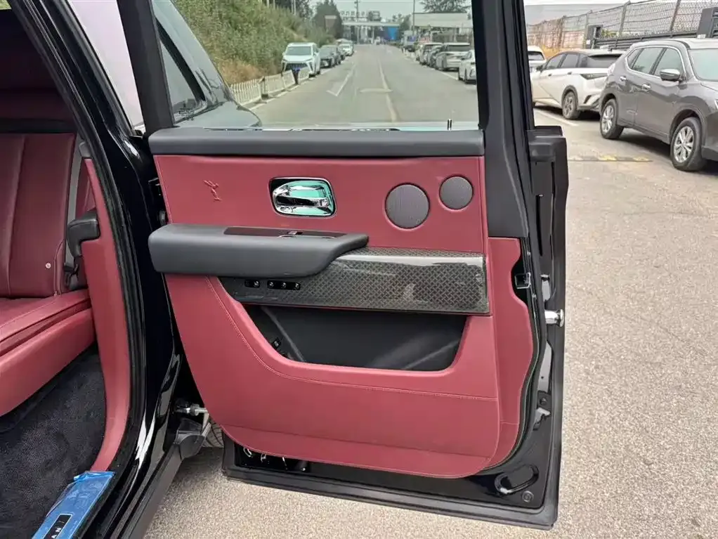 Rolls-Royce Cullinan 2022 из CN, фото 6