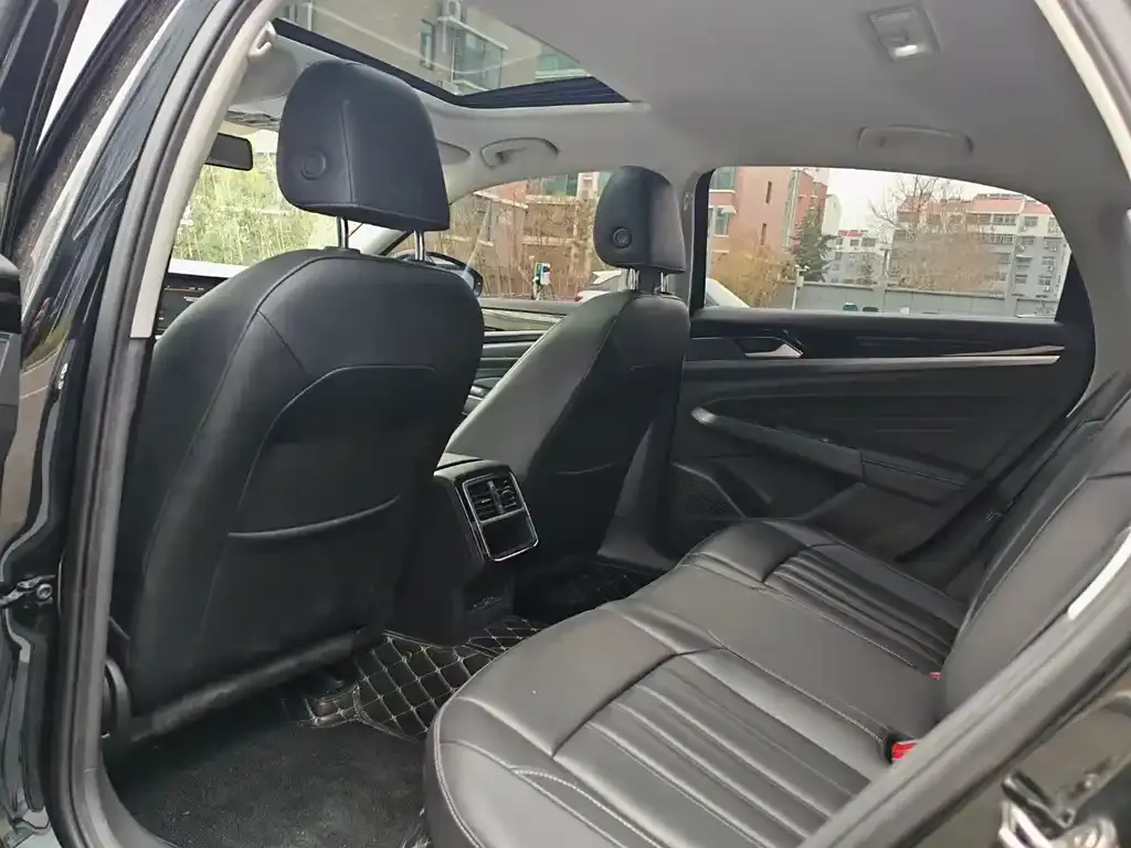 Volkswagen Passat 2024 из CN, фото 5