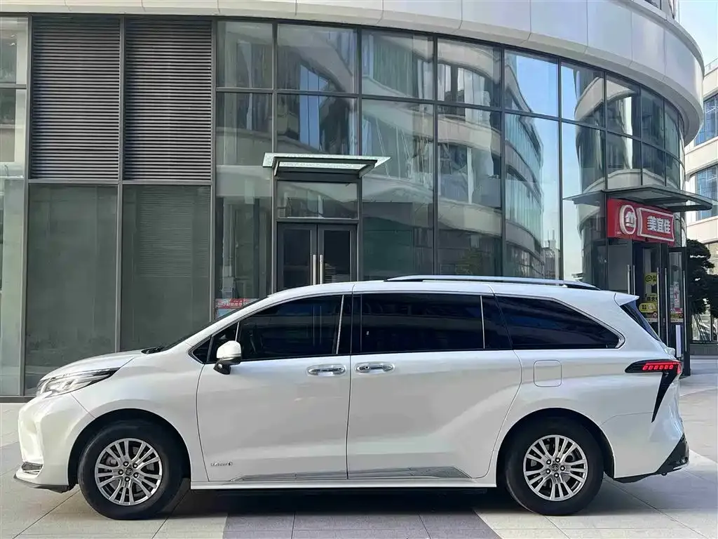 Toyota Sienna 2022 из CN, фото 10