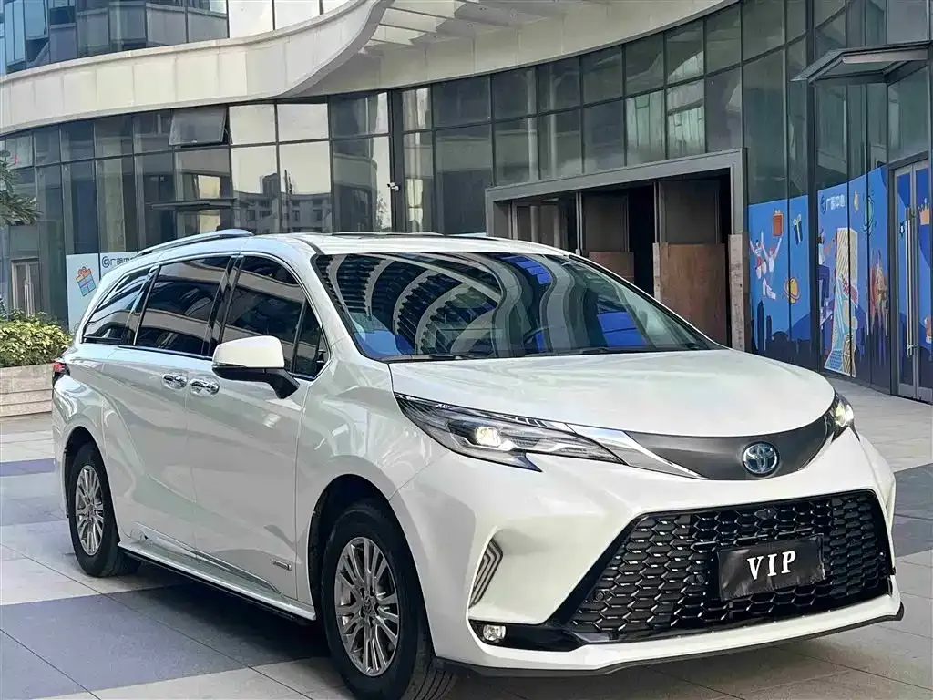 Toyota Sienna 2022 из CN, фото 3