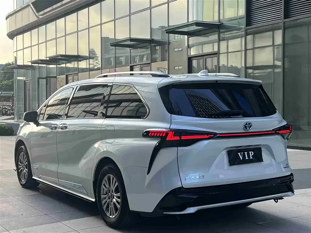 Toyota Sienna 2022 из CN, фото 6