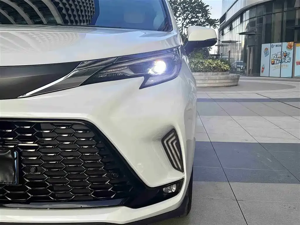 Toyota Sienna 2022 из CN, фото 8