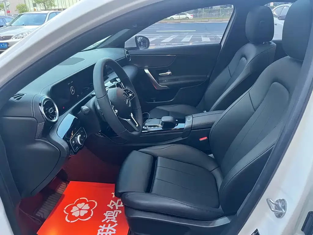 Mercedes-Benz A-Class 2023 из CN, фото 4