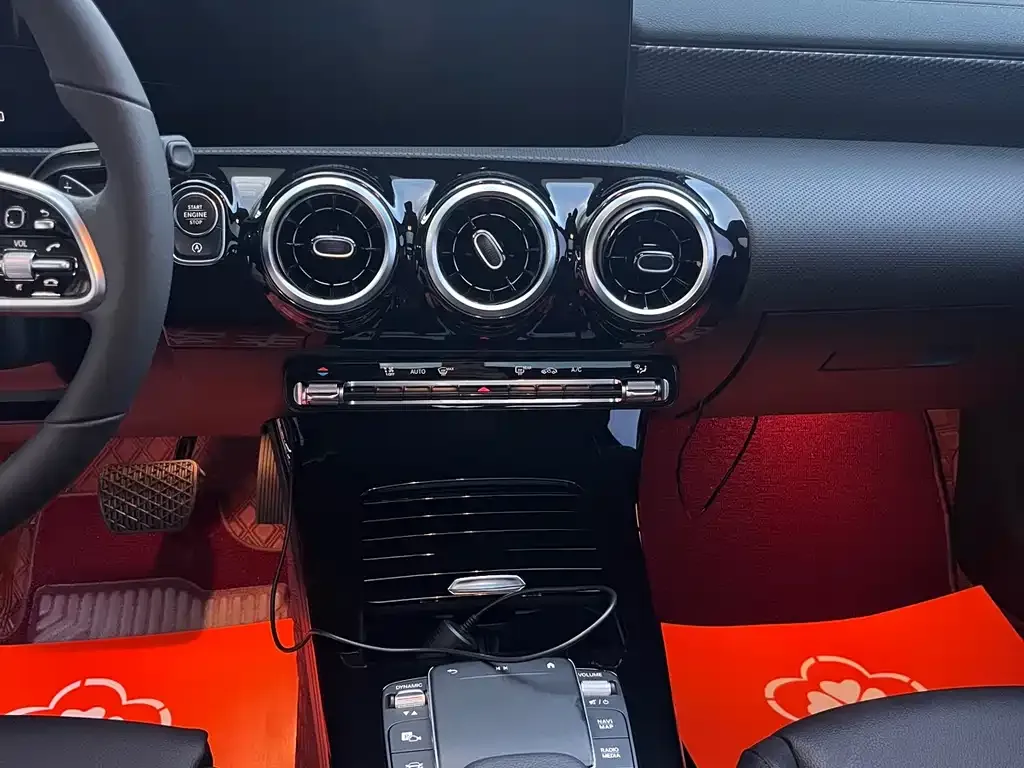 Mercedes-Benz A-Class 2023 из CN, фото 7
