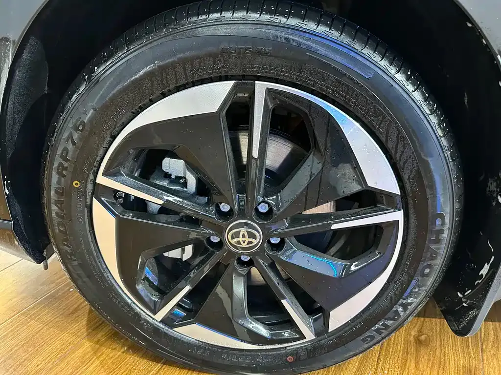 Toyota Platinum 3X 2025 из CN, фото 9