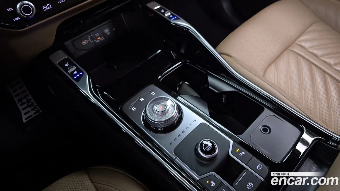 Kia Sorento — фото 9