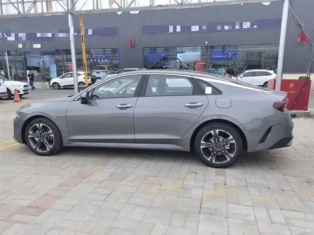 Kia K5 2025 из CN, фото 5