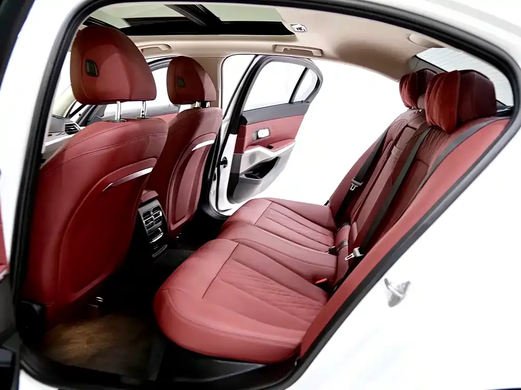 BMW 3 Series 2024 из CN, фото 9
