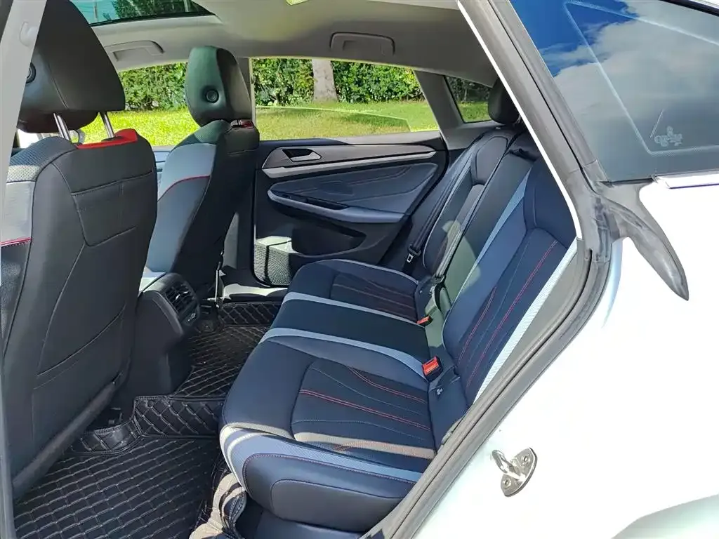Volkswagen Lamando 2024 из CN, фото 8