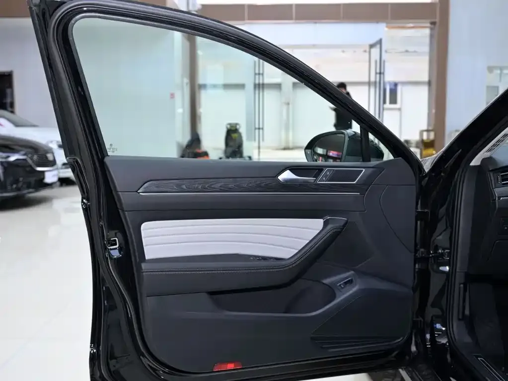 Volkswagen Magotan 2025 из CN, фото 5
