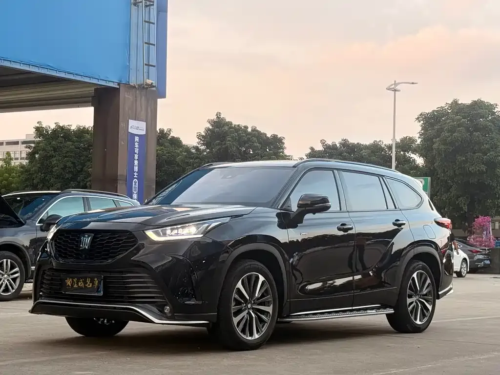 Toyota Crown Kluger 2025 из CN, фото 1