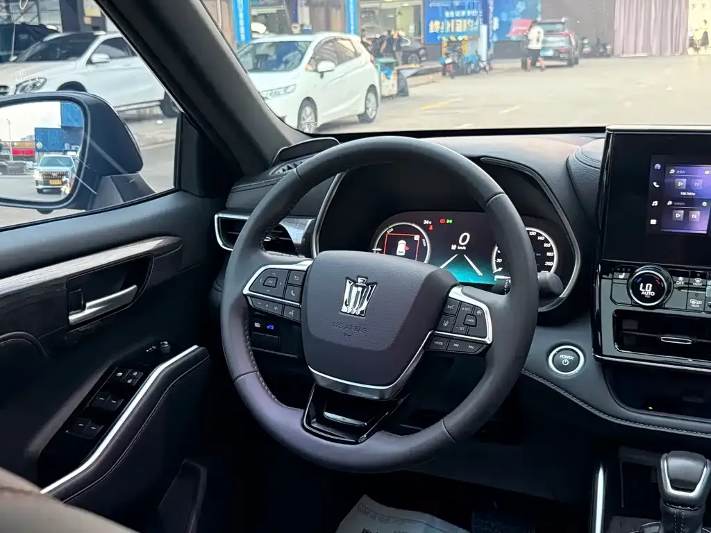 Toyota Crown Kluger 2025 из CN, фото 10