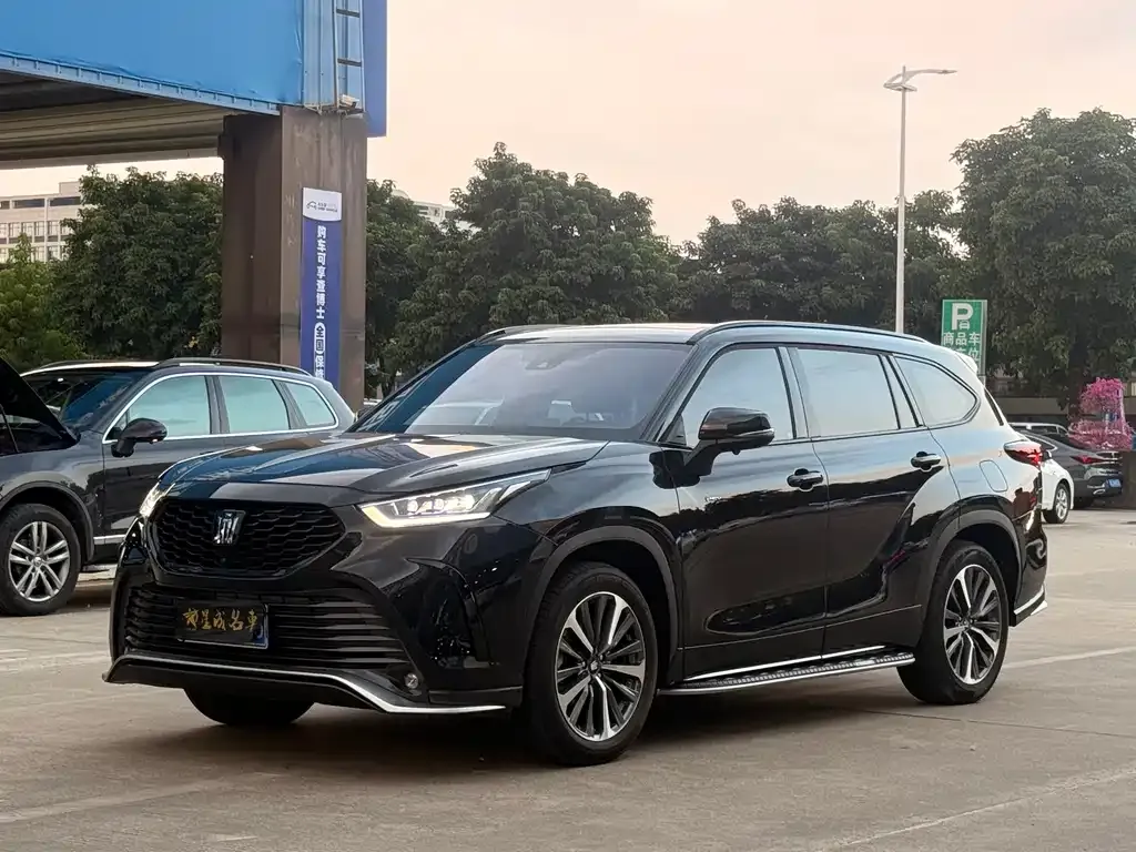 Toyota Crown Kluger 2025 из CN, фото 2