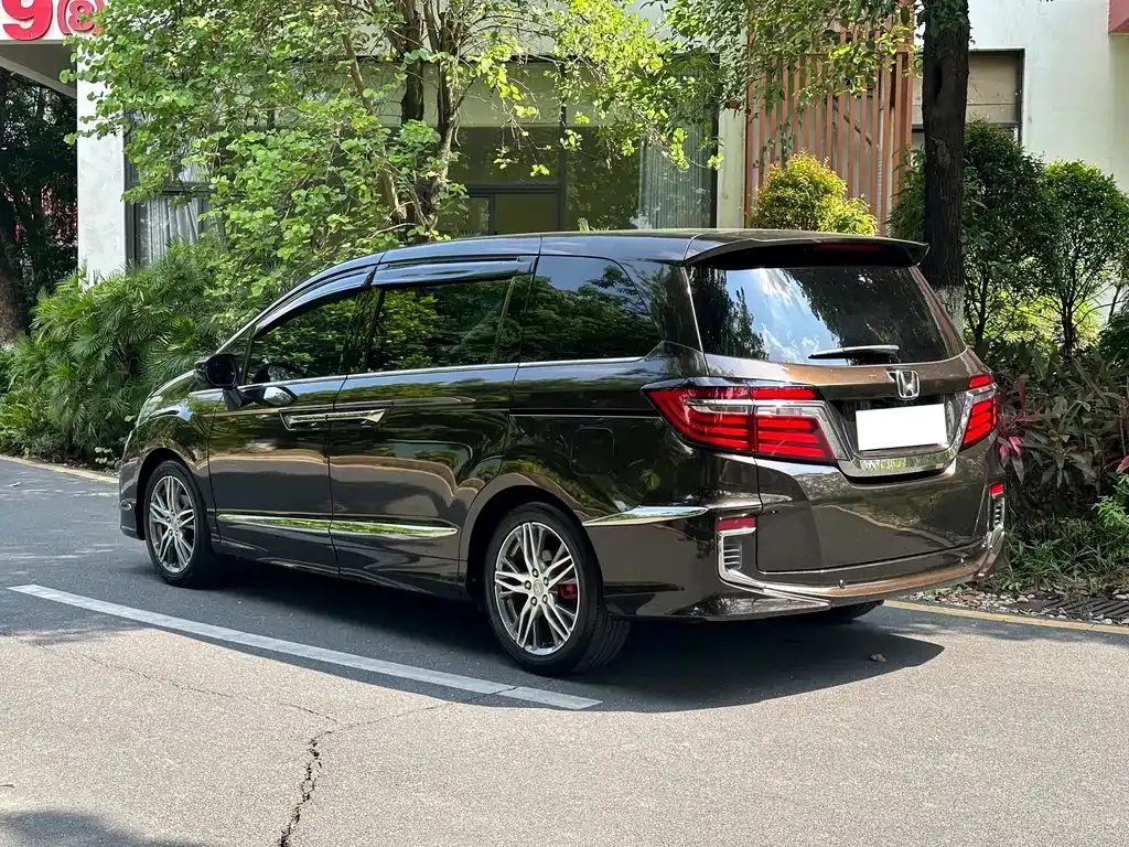 Honda Elysion 2021 из CN, фото 2
